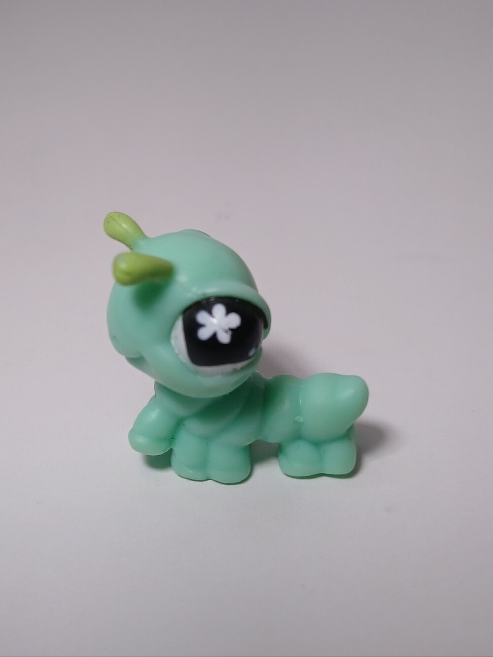 Littlest Pet Shop Teeny Tiny Caterpillar LPS